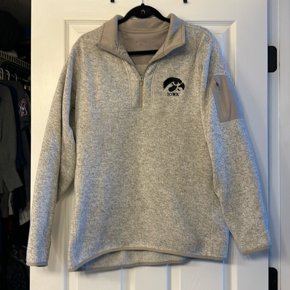 Men Antigua Iowa Hawkeye 1/4 zip XL